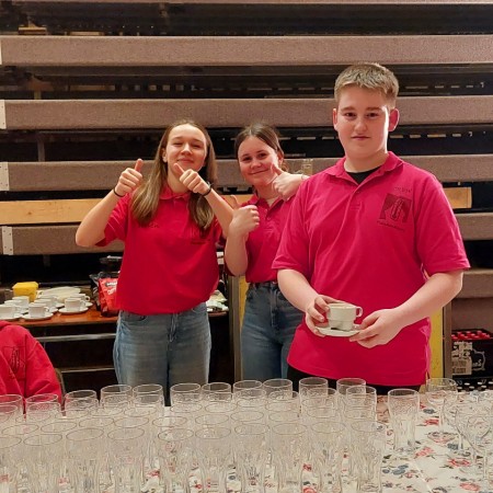 Onze helpers - Toneelvereniging Plankenkoorts 
